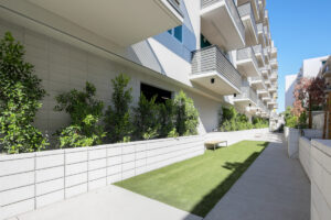 North Hollywood Apartments L and O Exterior Building