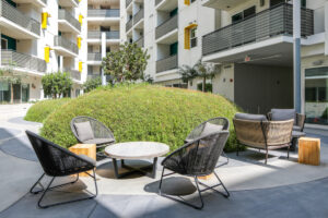North Hollywood Apartments L and O Outdoor Lounge